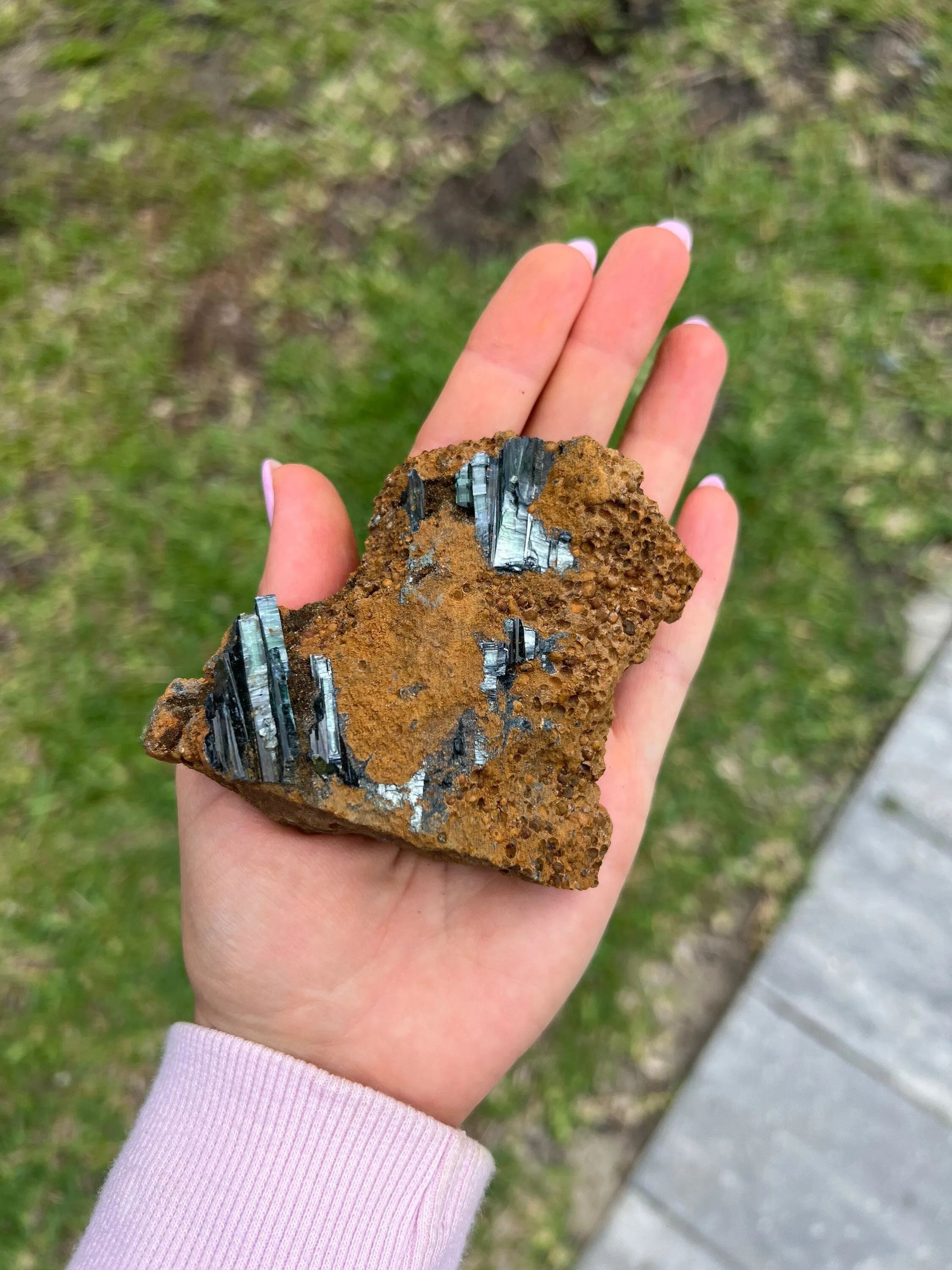 Vivianite 218 grams